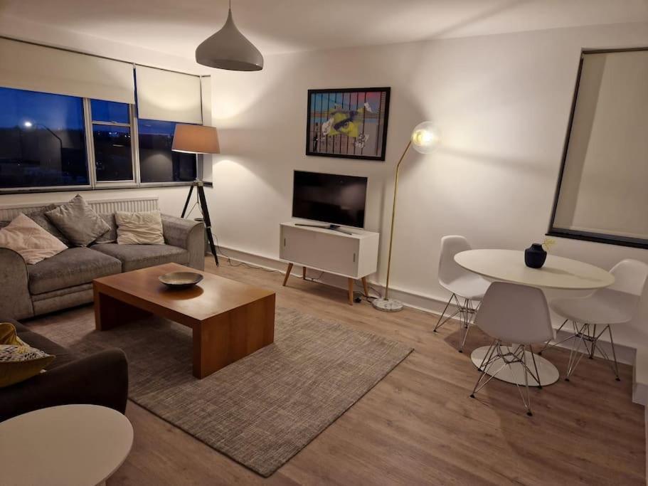 Newly Renovated Apartment! Londra Exterior foto